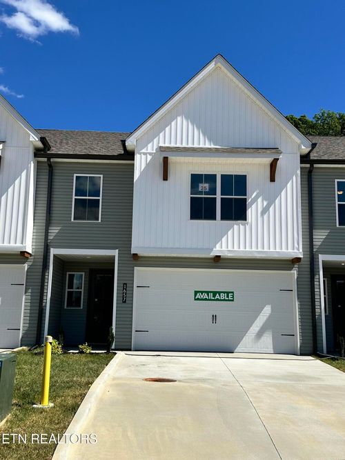 1657 Lateglow Way, Knoxville, TN, 37931-2567 | Card Image