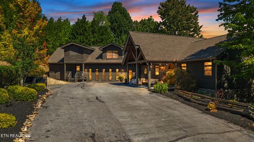 2837 Cedar Falls Way, Sevierville, TN, 37862-7965 | Card Image