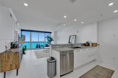 811-601 Ne 36th St, Miami, FL, 33137-3914 | Card Image