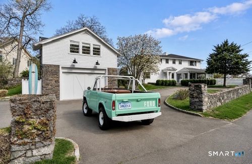 13 Edgehill Dr, Darien, CT, 06820-6213 | Card Image