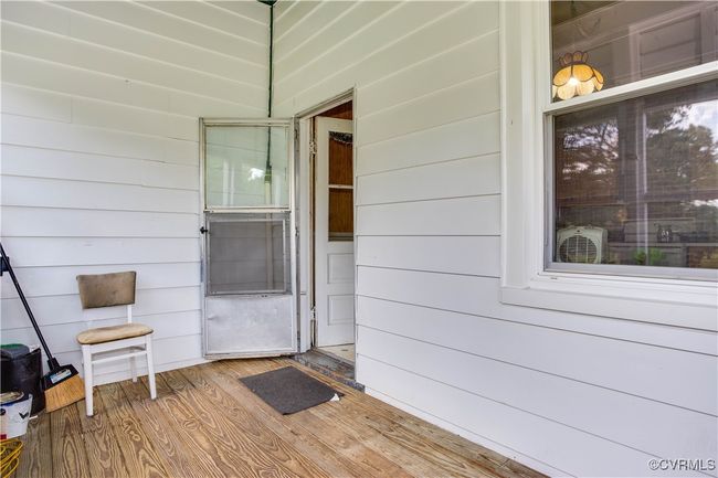 Back entrance to property | Image 33