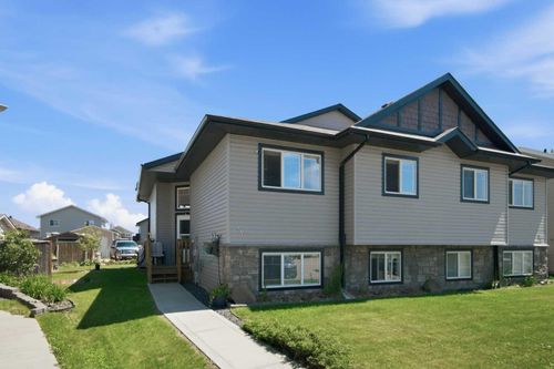 56 Heron Crt, Penhold, AB, T0M1R0 | Card Image