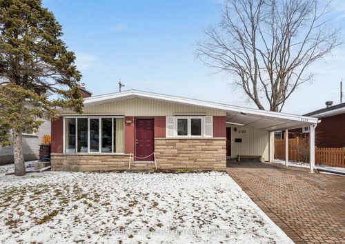 2125 Valley Dr, Ottawa, ON, K1G2P6 | Card Image
