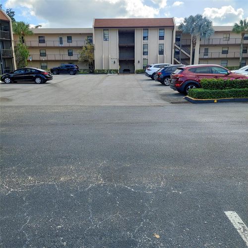 apt-124-7950 W Mcnab Rd, Tamarac, FL, 33321-8439 | Card Image