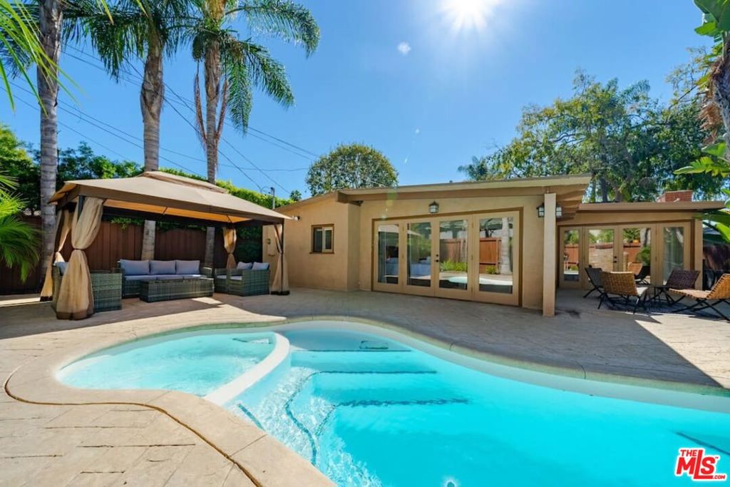 Residential Lease in Los Angeles