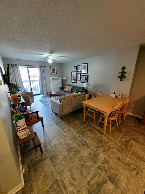 404-311 Pleasant Ave, Saint Paul, MN, 55102-2371 | Card Image