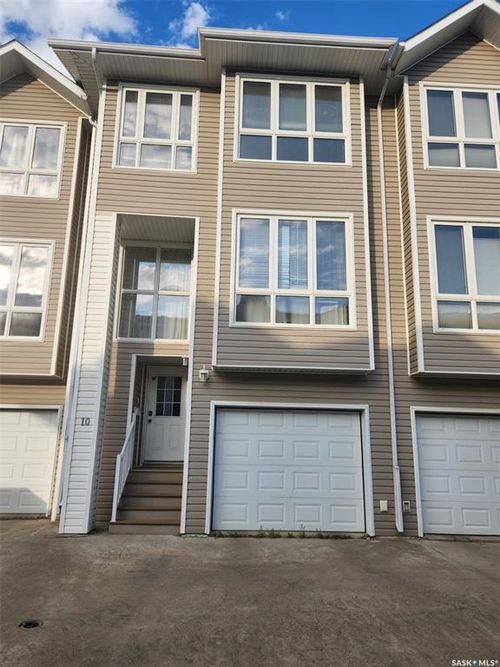 10-697 Sun Valley Dr, Estevan, SK, S4A2X7 | Card Image