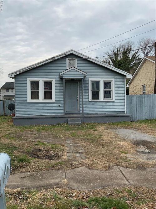 7417 Evelyn T Butts Ave, Norfolk, VA, 23513-1735 | Card Image