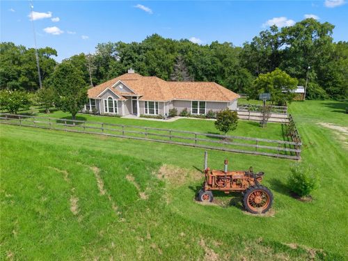 18964 Old Bundick Rd, Hearne, TX, 77859-9218 | Card Image