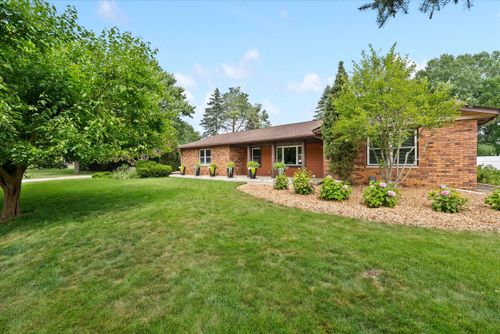 3530 Arroyo Rd, Brookfield, WI, 53045-1415 | Card Image