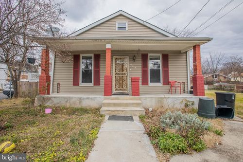 809 Eastern Ave, FAIRMOUNT HEIGHTS, MD, 20743-1307 | Card Image