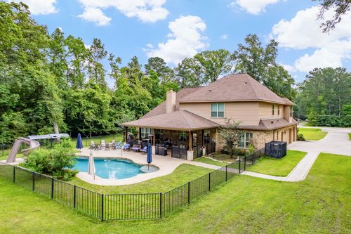 1018 Winchester Bnd, Huffman, TX, 77336-4676 | Card Image