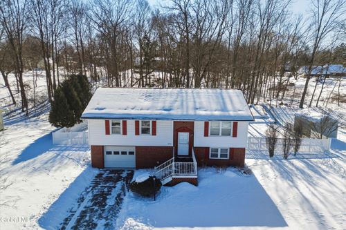 122 Springhollow Dr, Cohoes, NY, 12047-1233 | Card Image