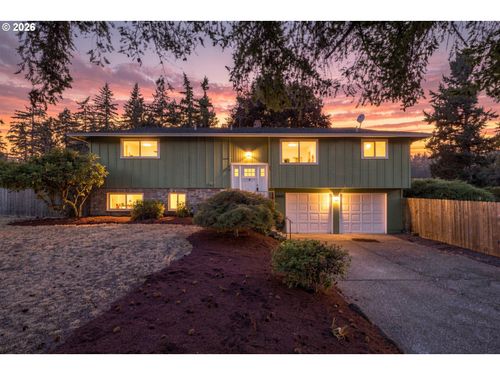 15930 S Sandalwood Rd, Oregon City, OR, 97045-9233 | Card Image
