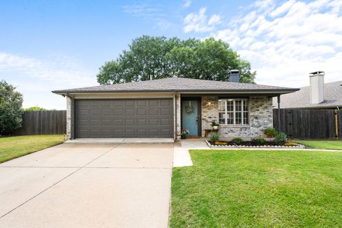 801 Canary Ln, Mansfield, TX, 76063-1561 | Card Image