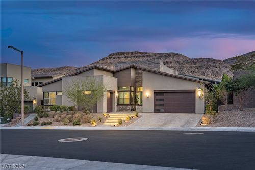 10241 Kirkwood Gaps Ave, Las Vegas, NV, 89135-9121 | Card Image