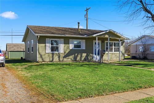 984 Emmett Dr, Xenia, OH, 45385-2438 | Card Image