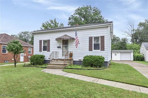 4181 W 223rd St, Fairview Park, OH, 44126-1017 | Card Image