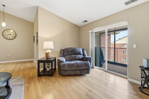 5-3a-6970 Heritage Cir, Orland Park, IL, 60462-5235 | Card Image