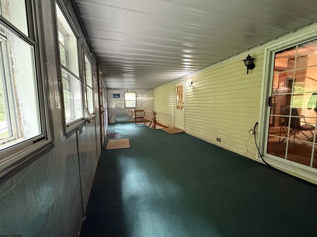 2610 Maple Spring Hwy, House other with 3 bedrooms, 3 bathrooms and 3 parking in Eglon WV | Image 18