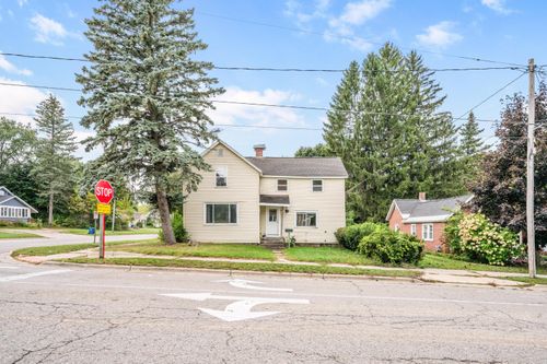 1024 Laurel St, Cadillac, MI, 49601-2428 | Card Image