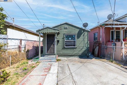 1058 71st Ave, Oakland, CA, 94621-3239 | Card Image