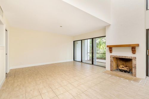 1f-1900 Presidential Way, West Palm Beach, FL, 33401-1502 | Card Image