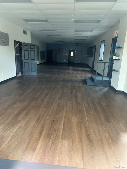 307 E Grand River Ave, Howell, MI, 48843-2322 | Card Image