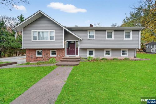 182 Yawpo Avenue, Oakland, NJ, 07436 | Card Image