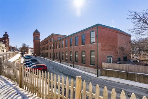 apt-203-100 Main St, Pembroke, NH, 03275-1241 | Card Image