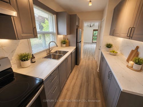 main-95 Lucas St, Richmond Hill, ON, L4C4P4 | Card Image