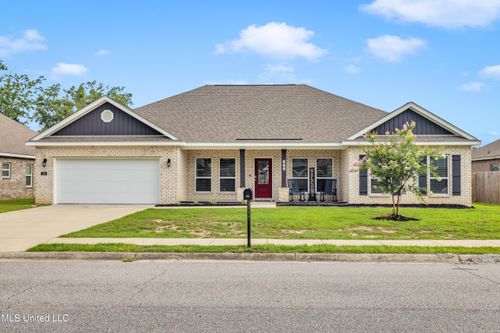 124 Oyster Catcher Cv, Ocean Springs, MS, 39564-4646 | Card Image