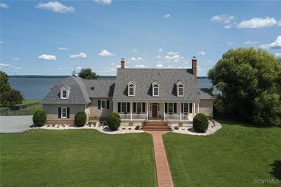 Southern Living Wm E Poole "Berry Hill" Plan on the Rappahannock River with a 2 mile view across to a creek. | Image 3