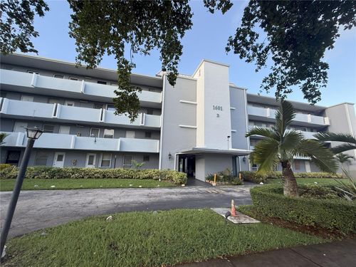 b205-1601 Ne 191st St, Miami, FL, 33179-4104 | Card Image