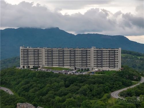 2011-303 Sugar Top Dr, Sugar Mountain, NC, 28604-5826 | Card Image