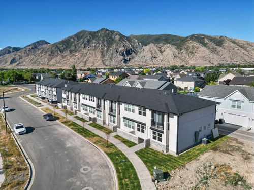 727 S Harrison Dr, Springville, UT, 84663-3406 | Card Image