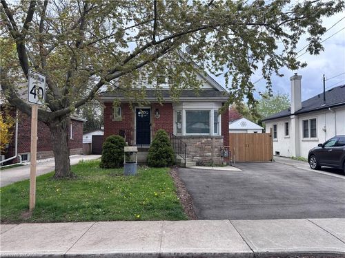 122 Queensdale Ave E, Hamilton, ON, L9A1K3 | Card Image