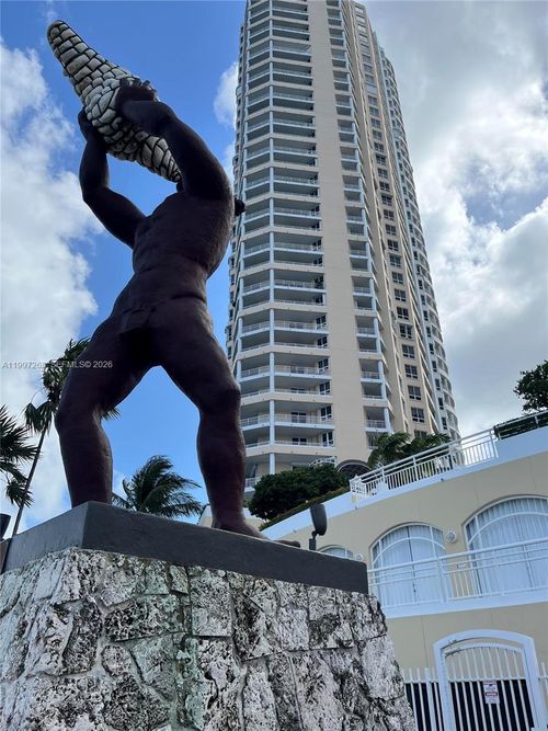 apt-2002-808 Brickell Key Dr, Miami, FL, 33131-2689 | Card Image