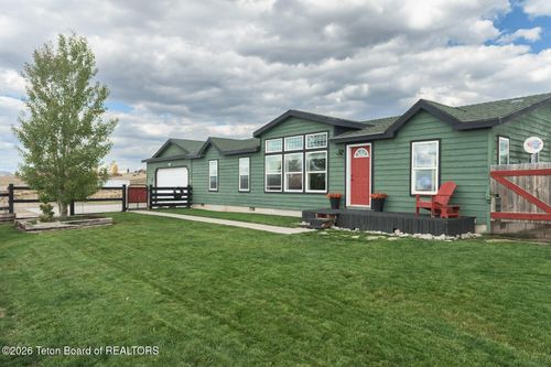 5 Wild West Pl, Pinedale, WY, 82941-7700 | Card Image