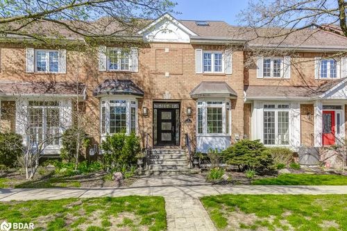 21 Chisholm St, Oakville, ON, L6K3W2 | Card Image