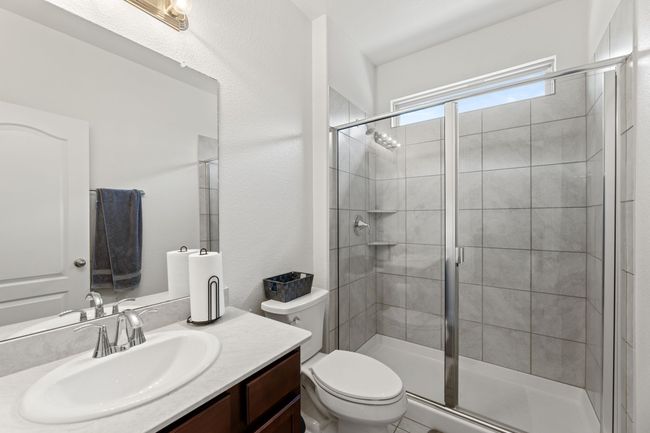 Full downstairs bathroom adjacent to bedroom | Image 8