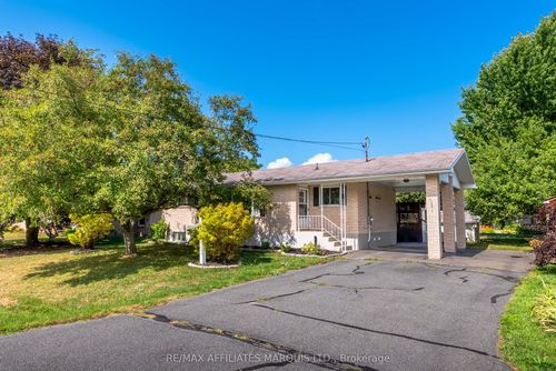 18223 Oak St, South Glengarry, ON, K0C1N0 | Card Image