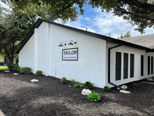 106-700 N Main St, Taylor, TX, 76574-3226 | Card Image