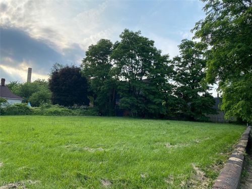 3206 Vega Ave, Cleveland, OH, 44113-4937 | Card Image