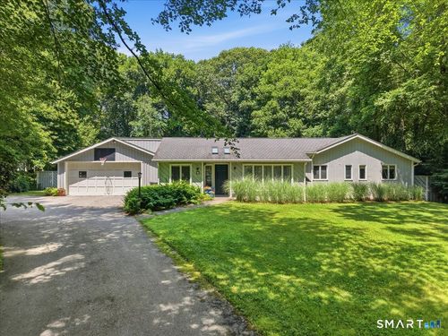 15 Mitchell Dr, Niantic, CT, 06357-2809 | Card Image