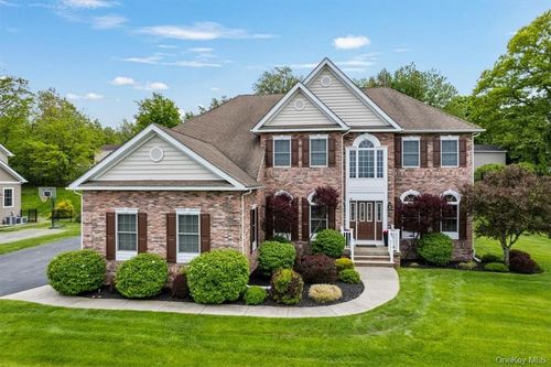 27 Deangelis Dr, Monroe, NY, 10950-3000 | Card Image