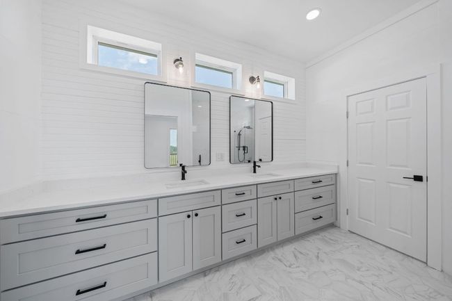 111 Starlight Path Path, House other with 4 bedrooms, 4 bathrooms and 2 parking in Red Rock TX | Image 15