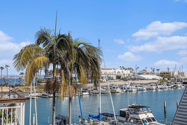 64 Montego Ct, Condo with 2 bedrooms, 3 bathrooms and 2 parking in Coronado CA | Image 21