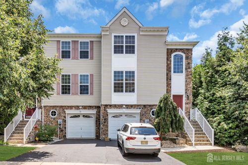 20 Russell Ct, Matawan, NJ, 07747-7101 | Card Image