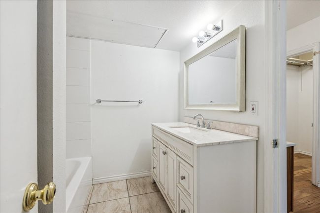 Bathroom | Image 14